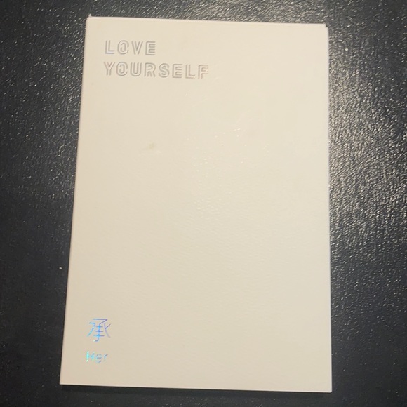 Love Yourself Her (L) - Picture 1 of 3